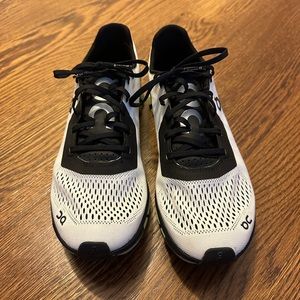 On Cloud Flash Sneakers